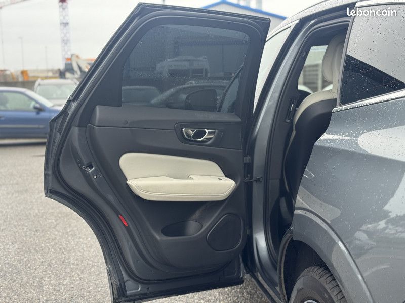 Volvo XC60 D5 ADBLUE AWD 235 CH INSCRIPTION LUXE GEARTRONIC (image 23)