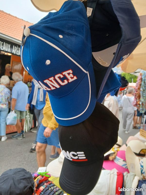 Lot casquettes (image 1)