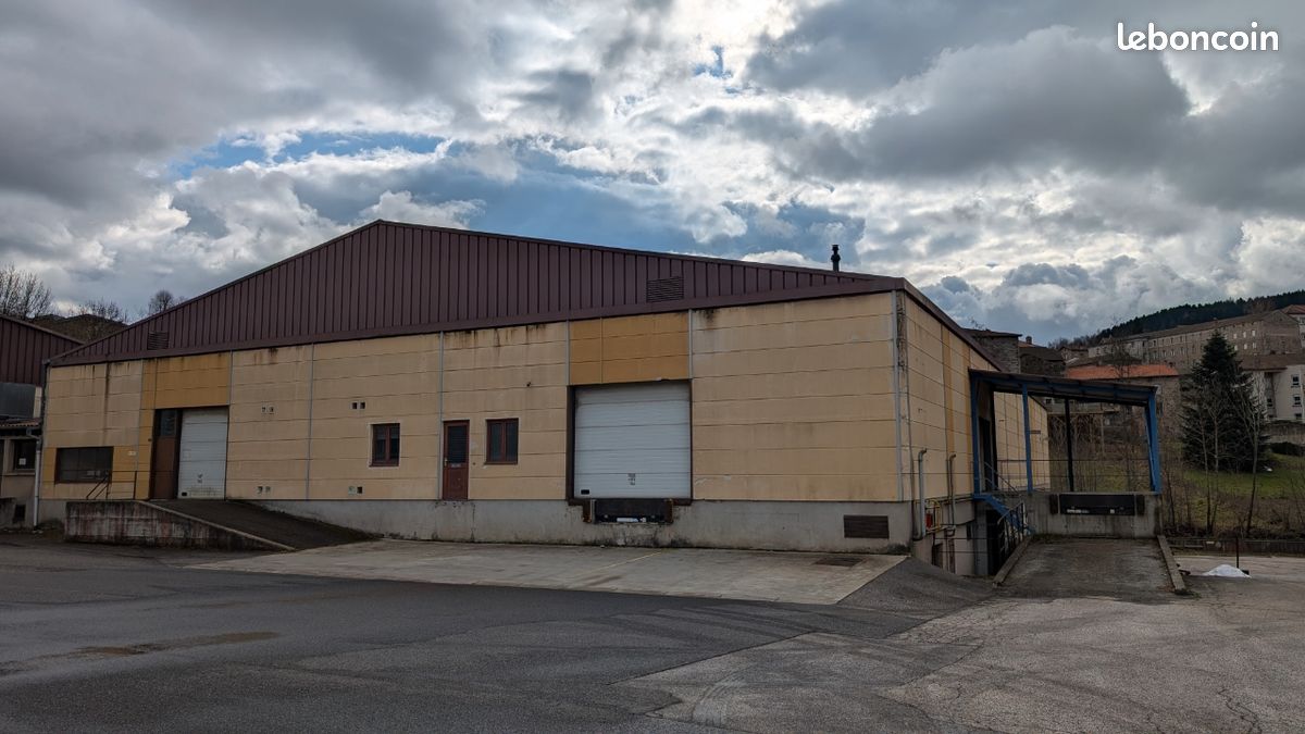 Local/dépôt 5000m2