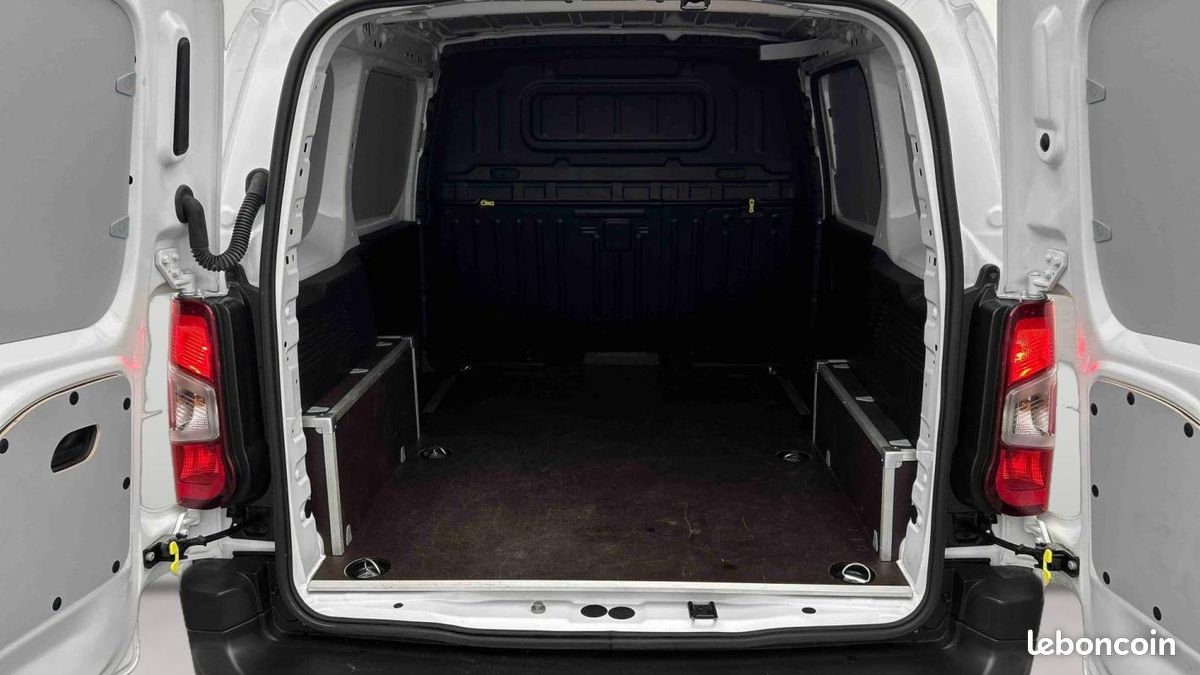 Peugeot Partner FOURGON M 650 KG BLUEHDI 130 S&S EAT8 (image 10)