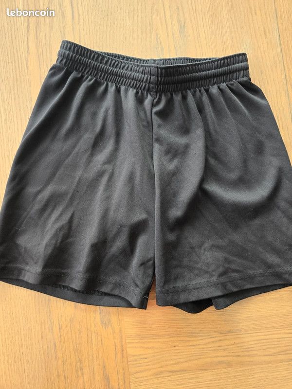 Lot Maillots/Short 8 ans (image 7)