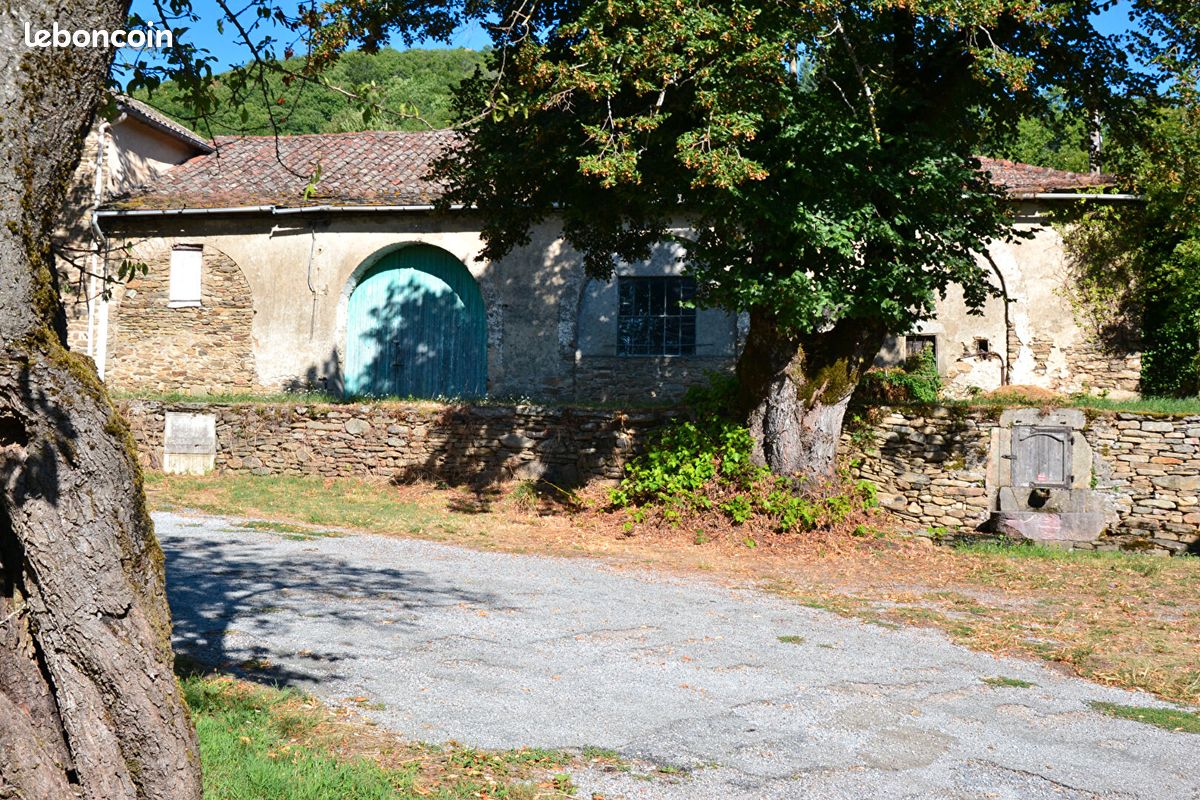 Maison 1 pièce 200 m² · à Courniou · 200 m² · 87 000 €
