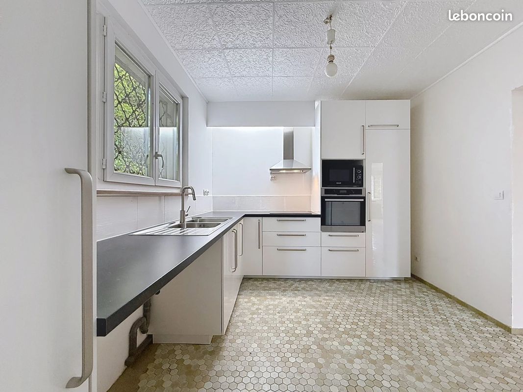 Appartement a louer rillieux-la-pape - 6 pièce(s) - 176 m2 - Surfyn