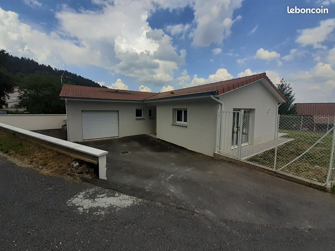 Maison 4 pièces 90 m² · à Bas-en-Basset · 90 m² · 1 000 €/mois