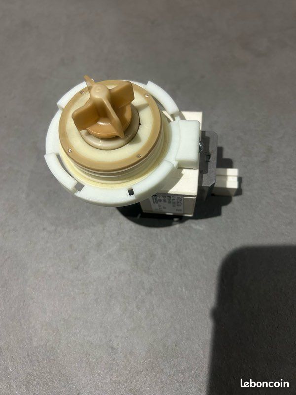 NEUF : Pompe de vidange 40w pour Lave Linge MIELE DPS35-010 / 5631692