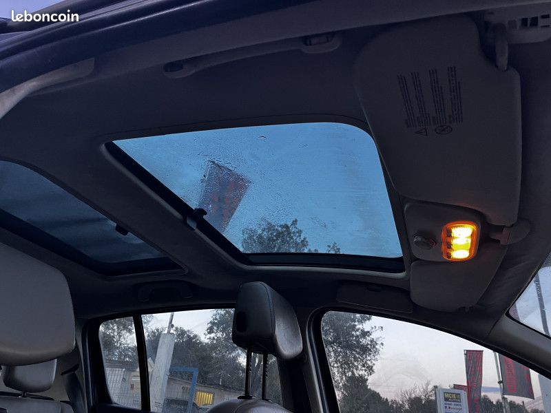 Renault CLIO III 1.2 TCE 100CH INITIALE 5P (image 13)