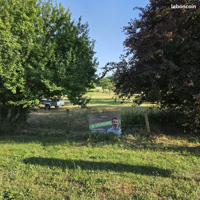 Terrain 1212 m² · à Jevoncourt · 1 212 m² · 39 000 €