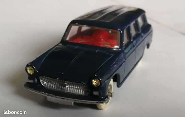 Dinky Toys n° 525 P - 404 Peugeot Break de Pompiers - 1/43