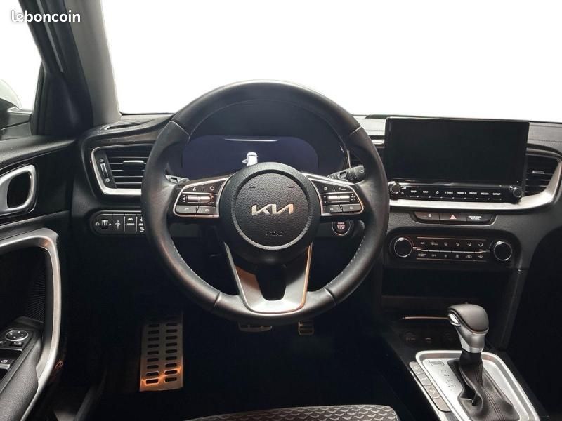 Kia XCeed 1.6 GDi 105ch + Plug-In 60.5ch Black & White Edition DCT6 MY22 (image 9)