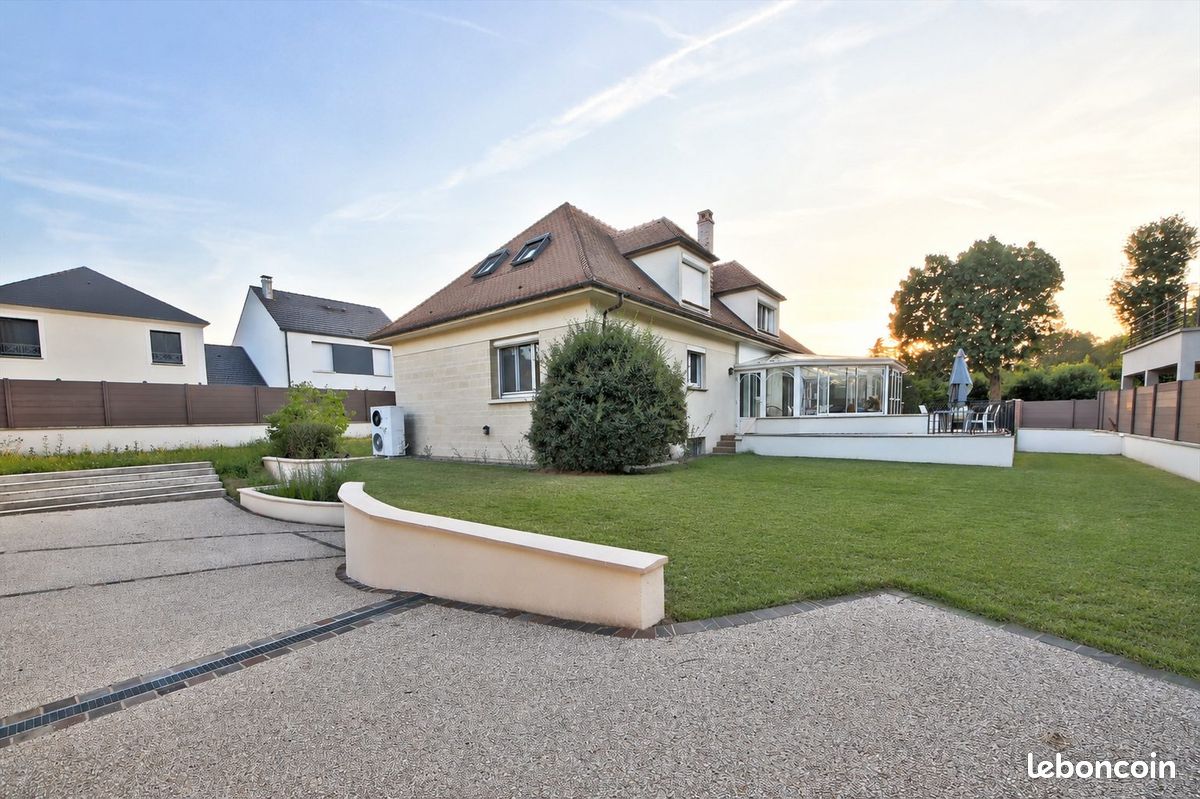 Maison 7 pièces 200 m² · à Magny-les-Hameaux · 200 m² · 672 000 €