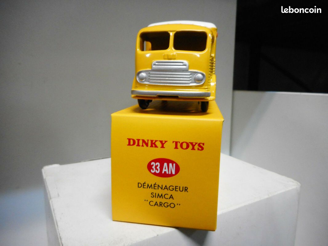 Dinky Toys - 1:43 - Simca Cargo Déménagements et