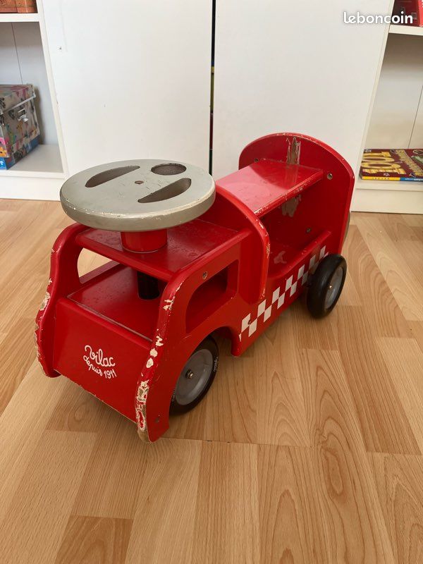 Vilac Trotteur Camion De Pompier Trotter Camion Pompier En Bois