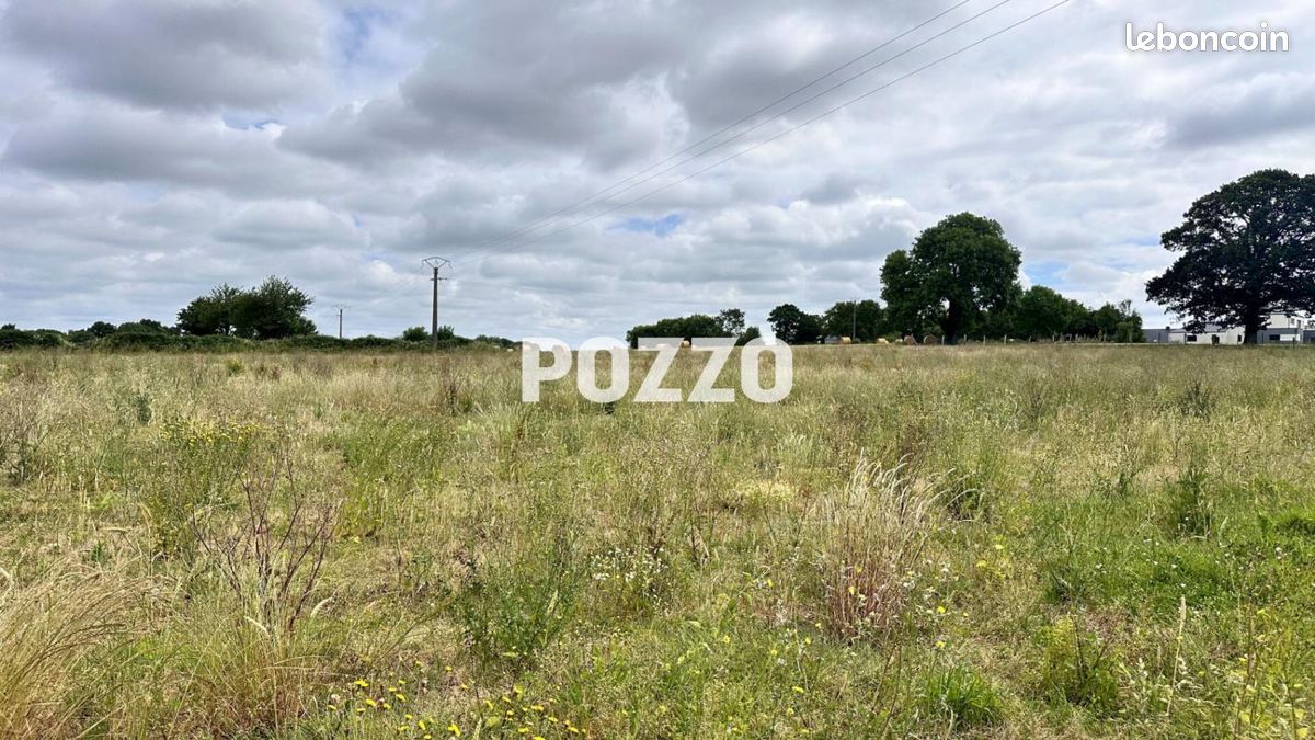 Terrain 13 510 m² Bacilly · 198 000 €