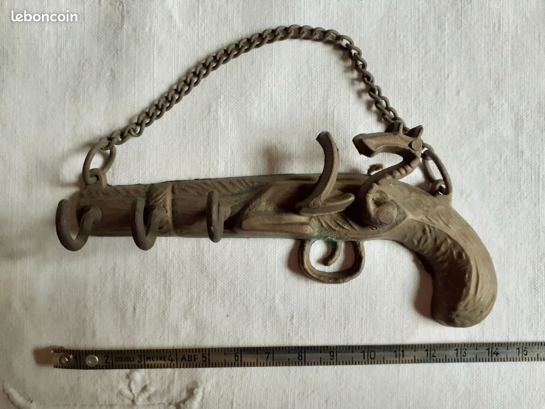 Porte-clef mural ancien (image 1)