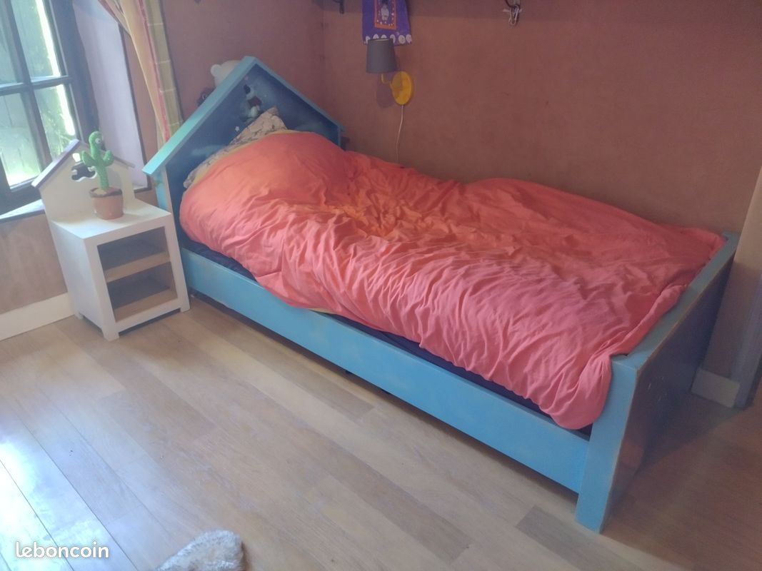 Vends lit pour fille (image 1)