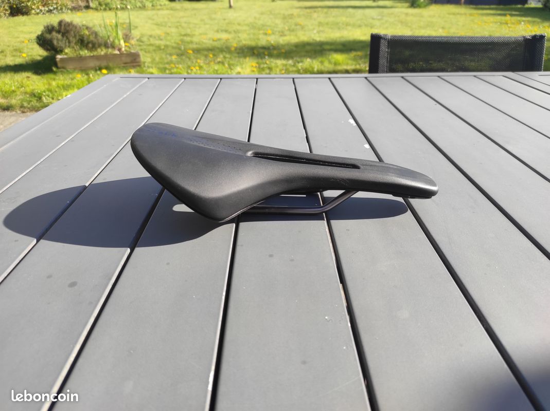 Selle Fizik Antares Noire – Occasion Quasi Neuve – Pour Route Ou VTT
