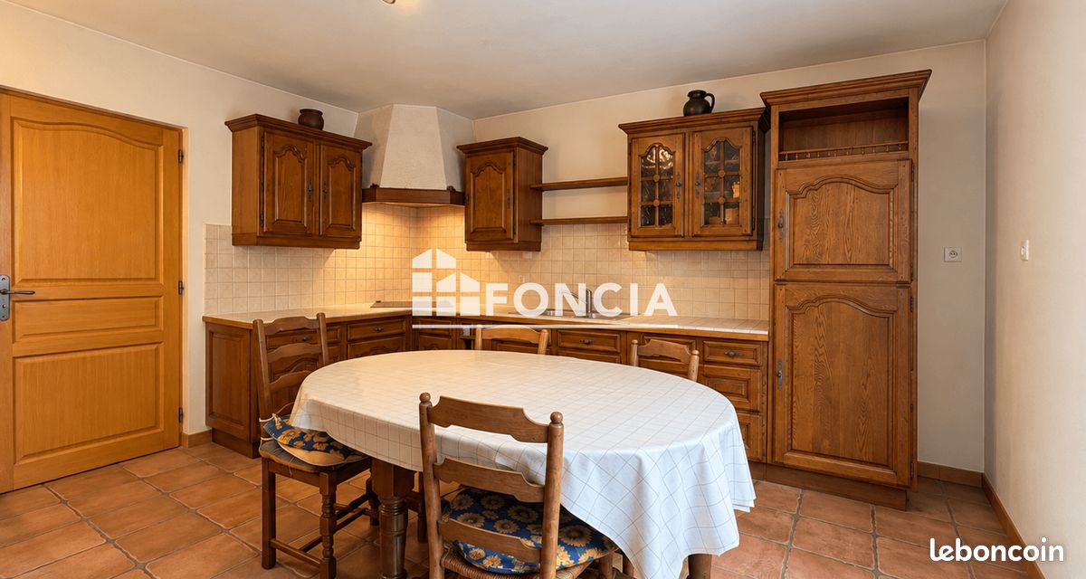 Maison 6 pièces 180 m² · à Saint-Pierre-en-Auge · 180 m² · 196 000 €