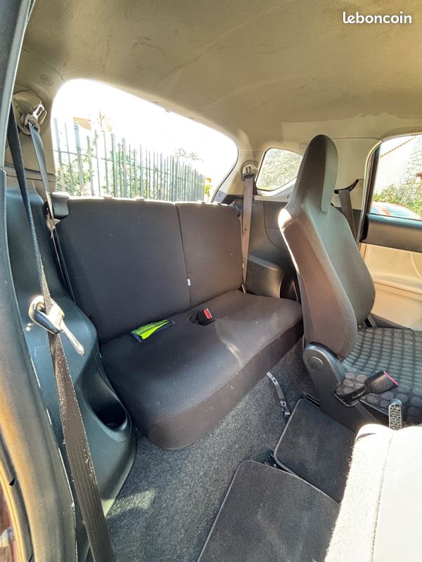 TOYOTA iQ 68 VVT-i (image 5)