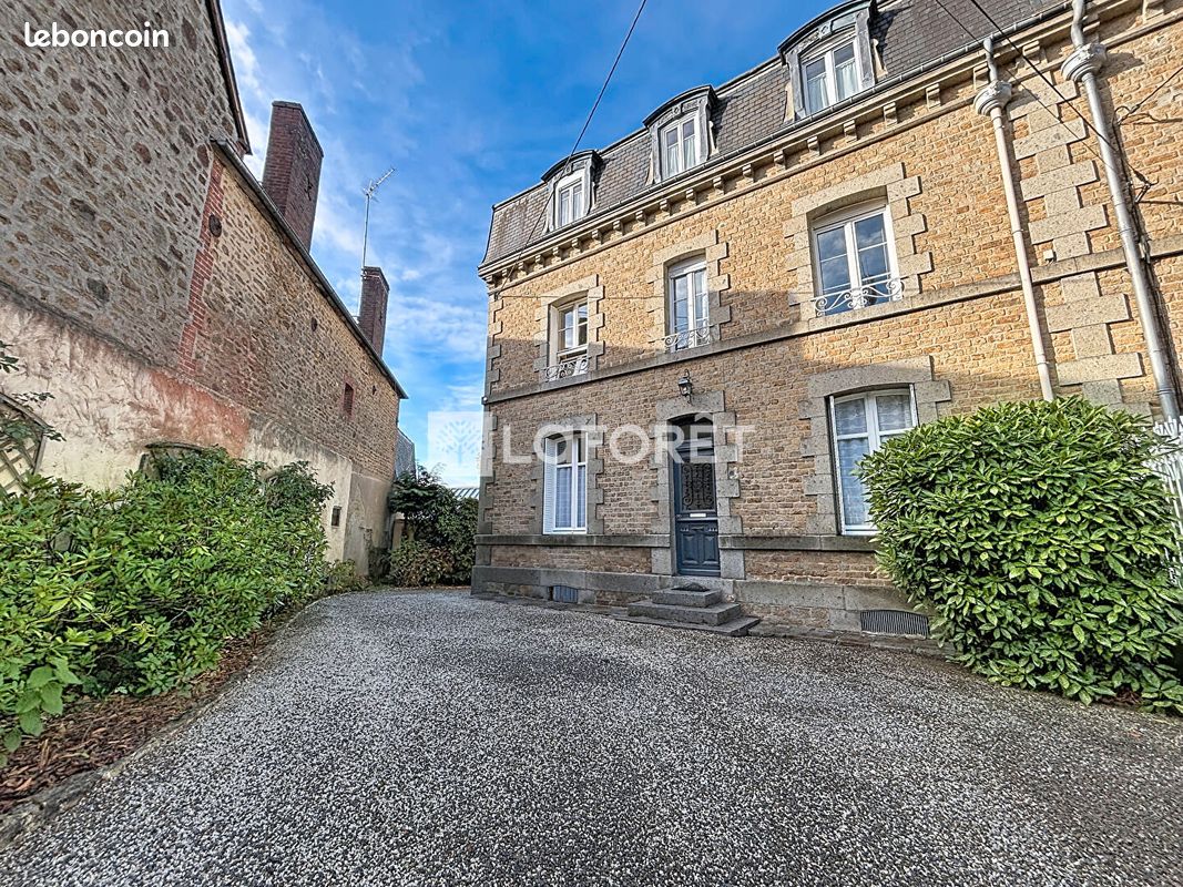 Maison 10 pièces 336 m² · à Flers · 336 m² · 335 000 €