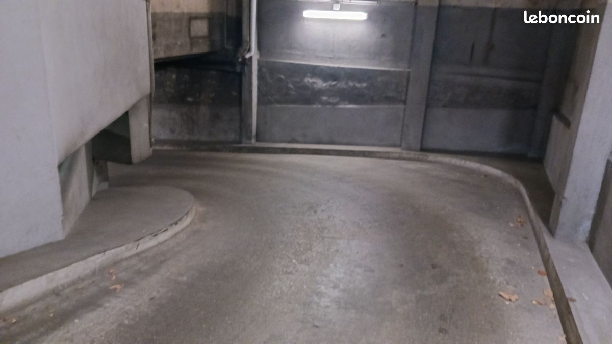 Loue emplacement de parking (image 2)