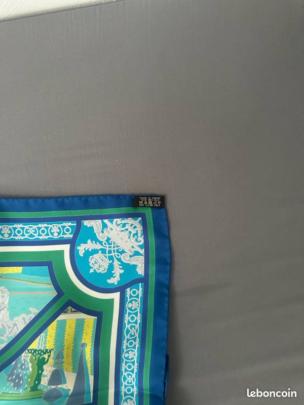 Foulard Hermes 90x90 Flânerie à Versailles (image 3)
