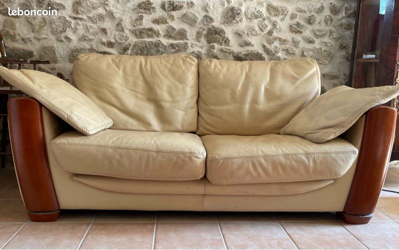 Canapé moderne cuir beige bois (image 1)
