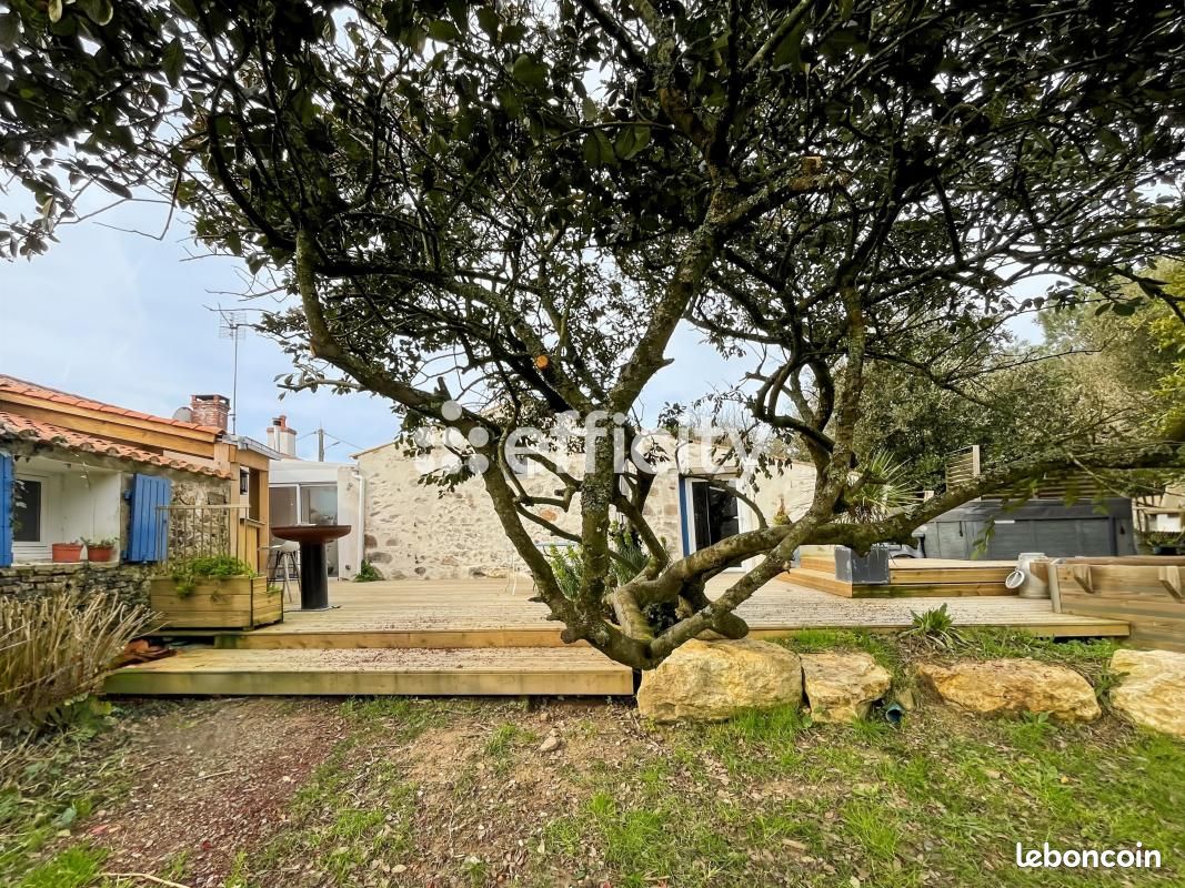 Maison 5 pièces 122 m² · à Vairé · 122 m² · 365 000 €