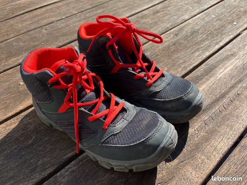 Chaussures de randonnée marque quechua, pointure 38 Chaussures