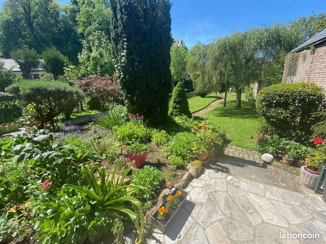 Maison 7 pièces 281 m² · à Marle · 281 m² · 140 000 €