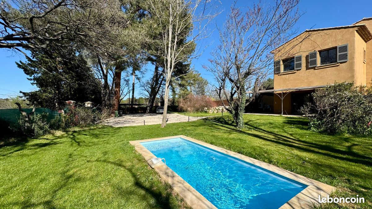 Maison 4 pièces 130 m² · à Aix-en-Provence · 130 m² · 3 740 €/mois