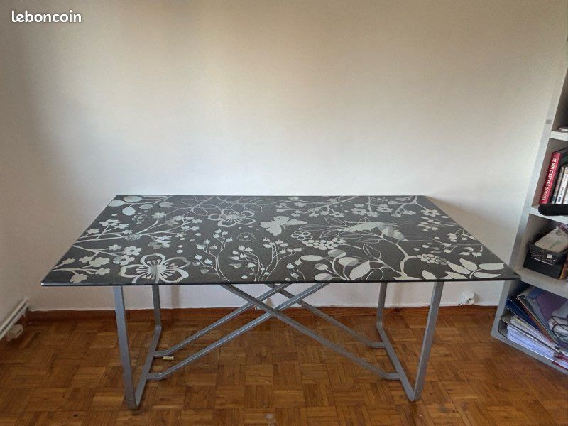 Bureau (image 1)