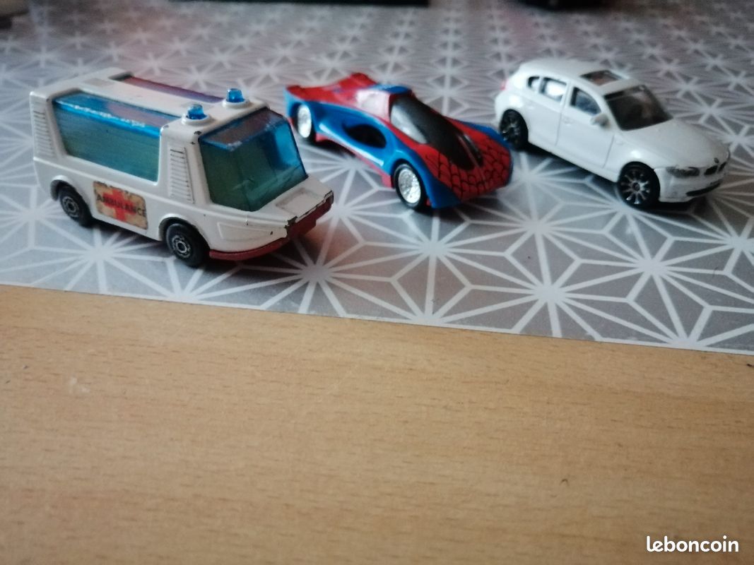 Lot voitures 1/87 eme dont Majorette (image 1)