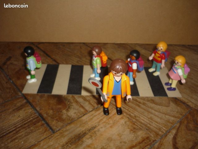 PLAYMOBIL les enfants vont à l'école (image 1)