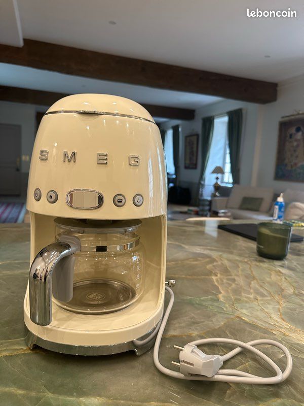 Très jolie cafetière SMEG (image 1)