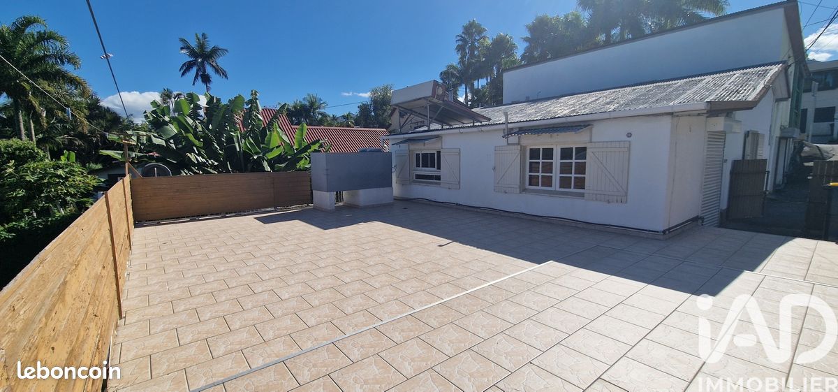 Immeuble 351 m² · au Tampon · 351 m² · 399 000 €