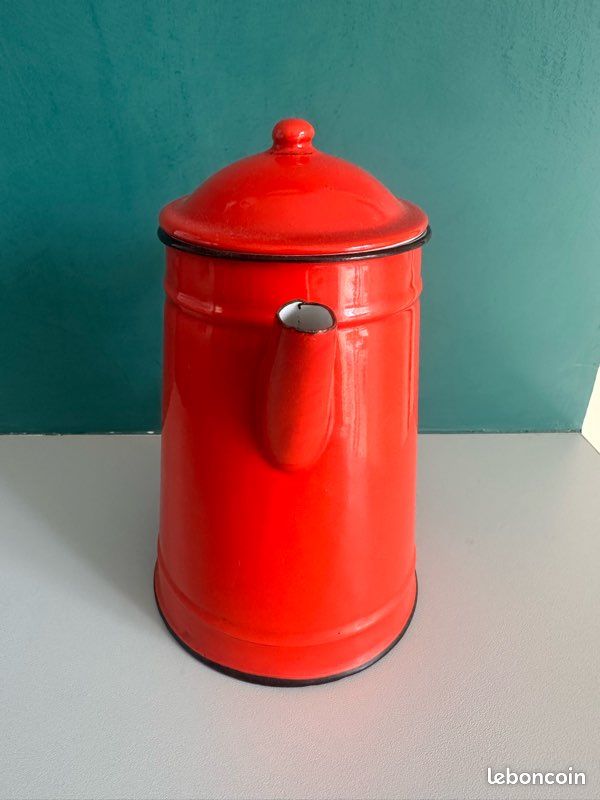 Ancienne cafetière / théière en tôle émaillée rouge – style vintage (image 2)