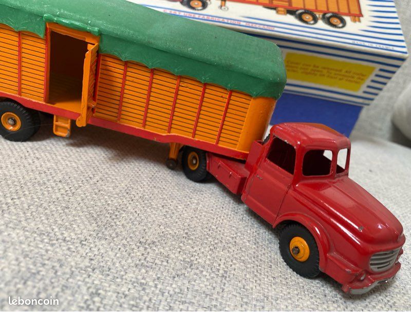 Dinky Supertoys tracteur Willème et remorque bâchée