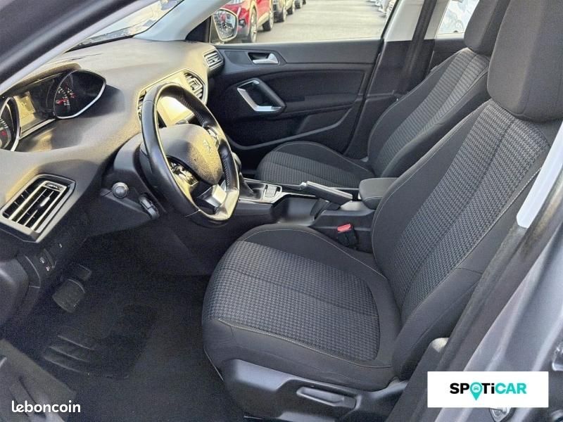 Peugeot 308 1.2 PureTech 130ch Style EAT6 (image 9)