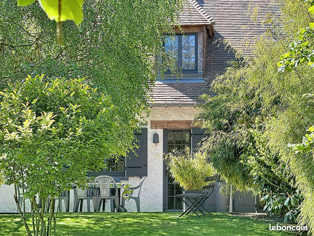 Maison 8 pièces 200 m² · à Esvres · 200 m² · 499 200 €
