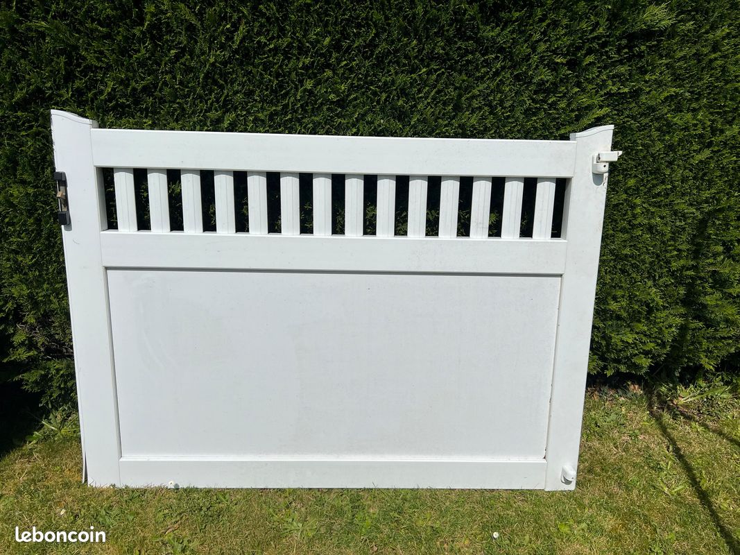 Portail deux vantaux pvc cadre allu (image 3)