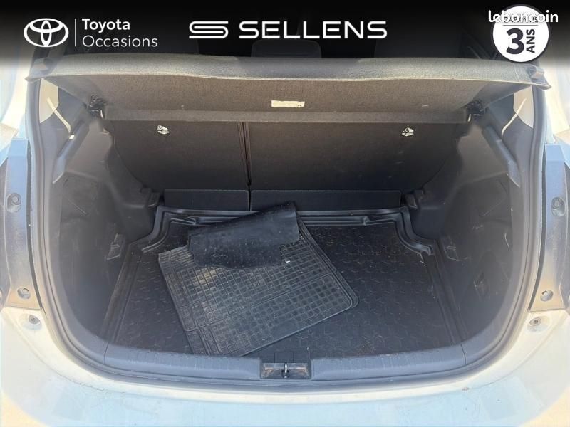 Toyota Yaris 116h Design 5p MY22 (image 10)
