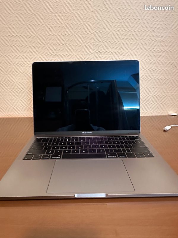 MacBook Pro 13 pouces (modèle 2017), coloris Gris Sidéral, avec un stockage confortable de 256 Go SSD (image 4)