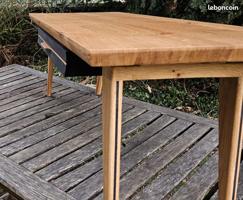 Table basse en chêne massif design (image 1)