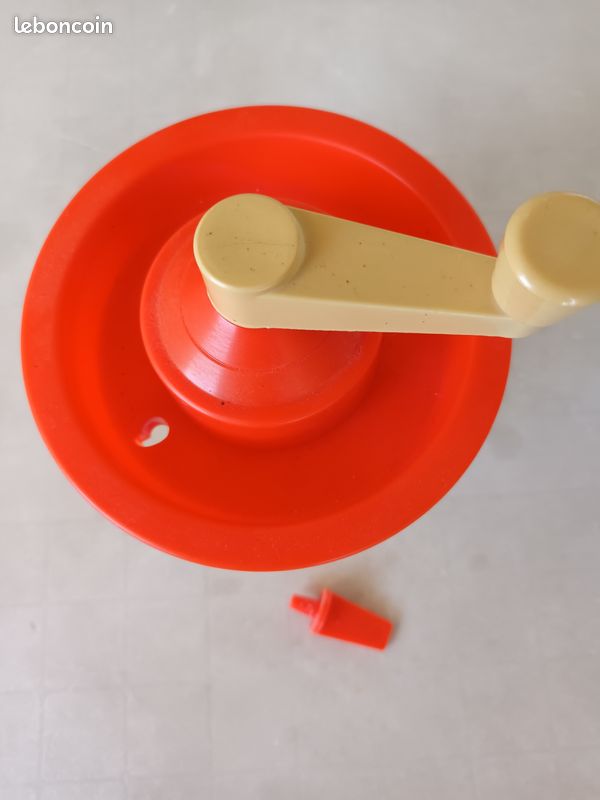 C1/ ancien batteur mixeur melangeur mayonnaise chantilly manuel fouet annee 60 - Arts de la table