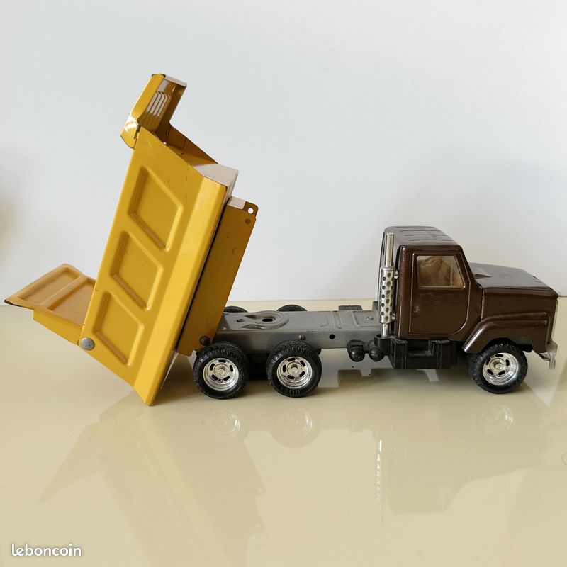 Ancien camion USA vintage en tôle ERTL - Jeux & Jouets