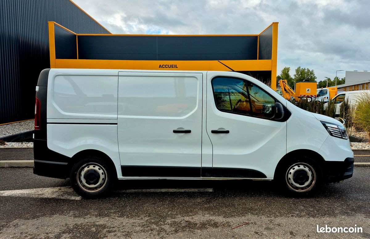Renault trafic 2.0 dci 130 ch confort (image 3)