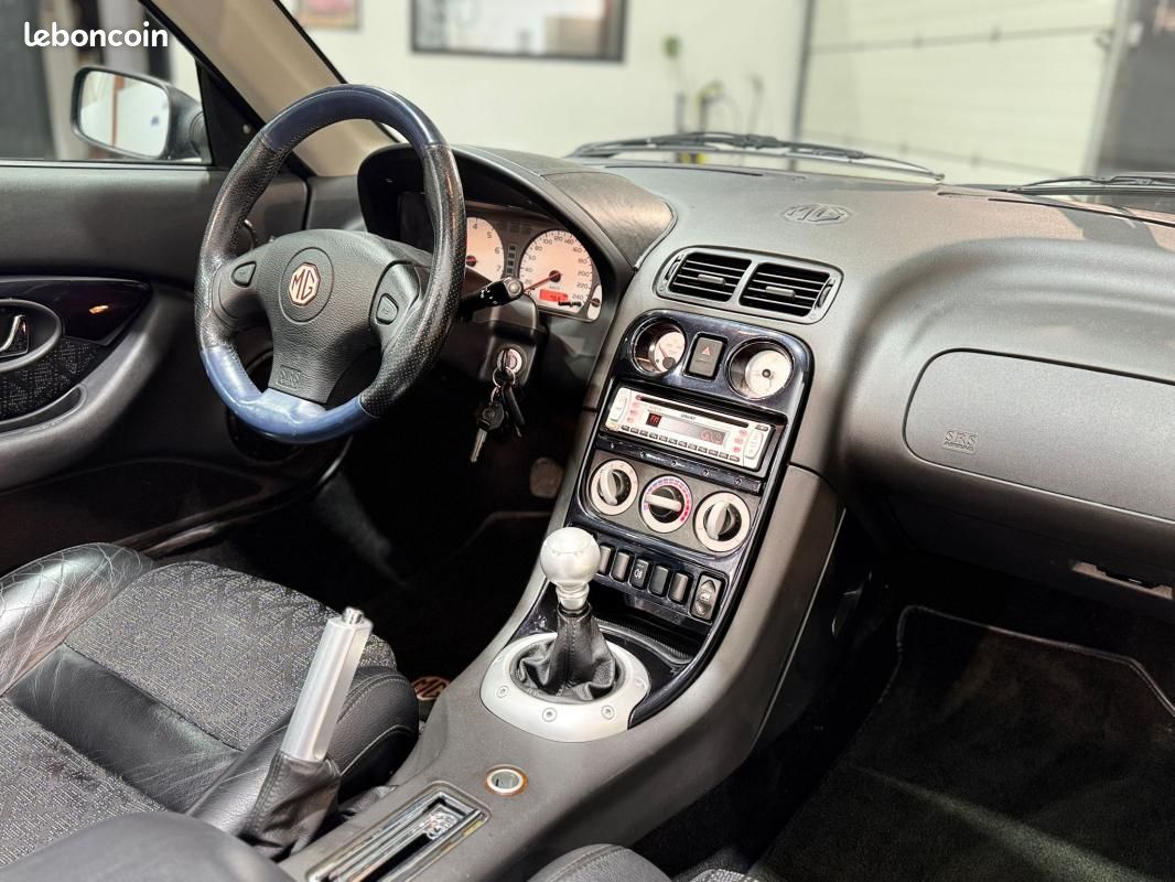 MGF 1.8 i VVC 160ch Trophy 1430 exemplaires Hardtop, Jantes alu, Etriers rouge (image 11)