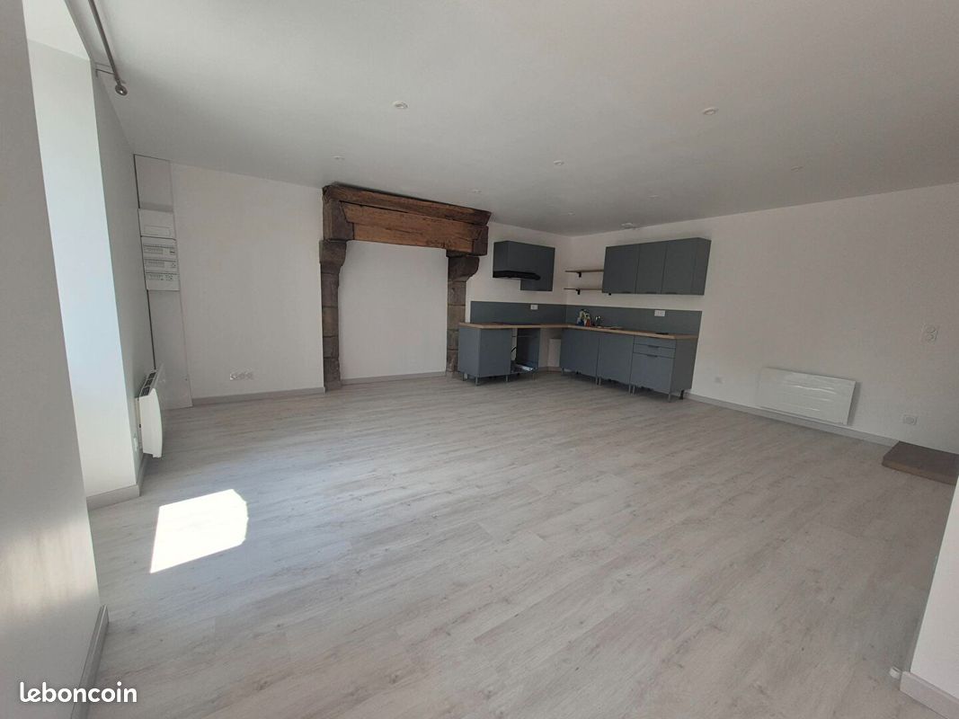 Maison 4 pièces 81 m² · à Dingé · 81 m² · 870 €