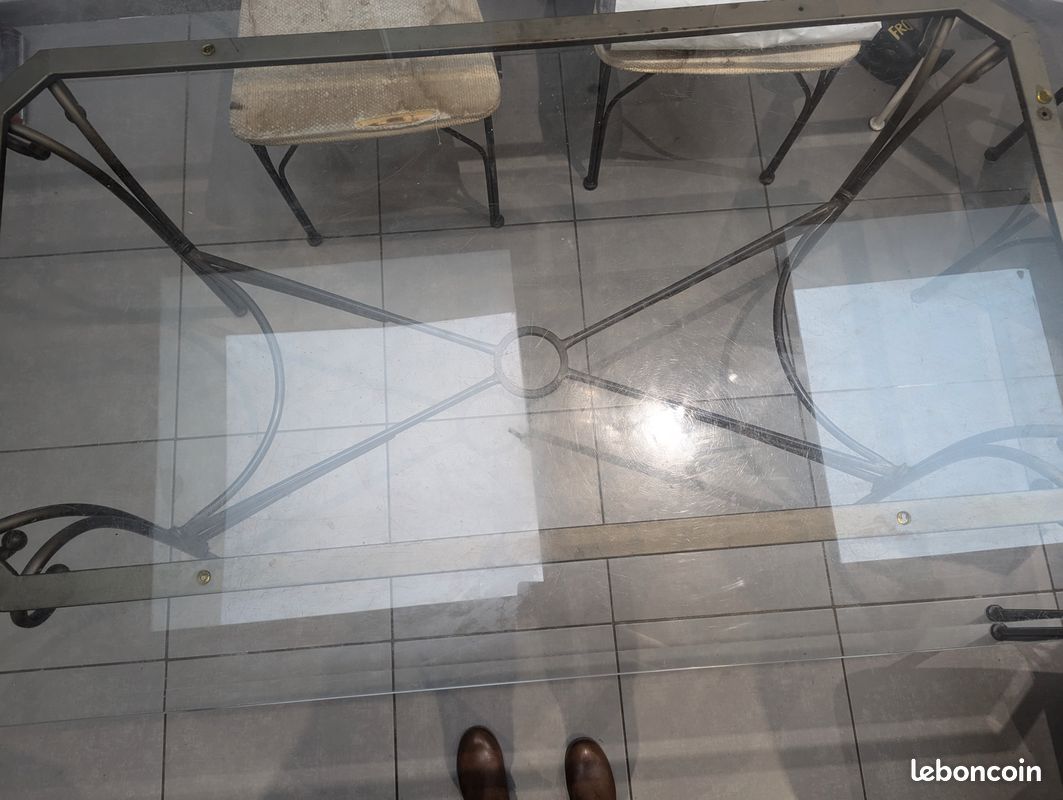 Table en verre pieds forgés (image 2)