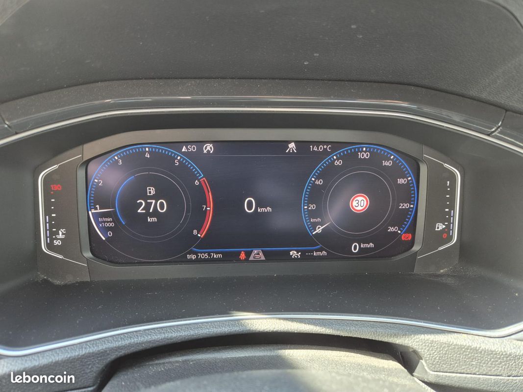 VOLKSWAGEN T-ROC 1.5 TSI Evo - 150 - Start&Stop R-Line PHASE 1 GARANTIE 6 MOIS (image 12)